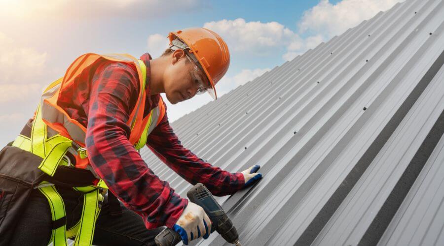 Professional Emergency Roof Repairs services in Gladstone, MI
